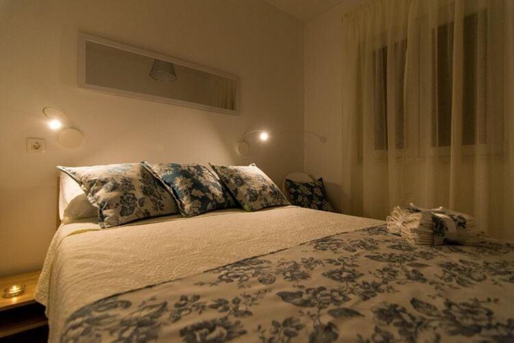 Boris St - Two Bedroom With Terrace And Jacuzzi Apartment Trogir